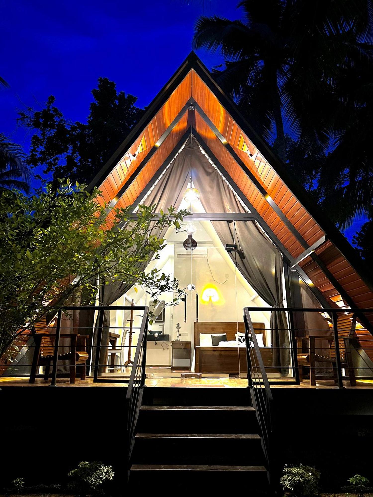 Rustic Cottages Udawalawe Exterior photo