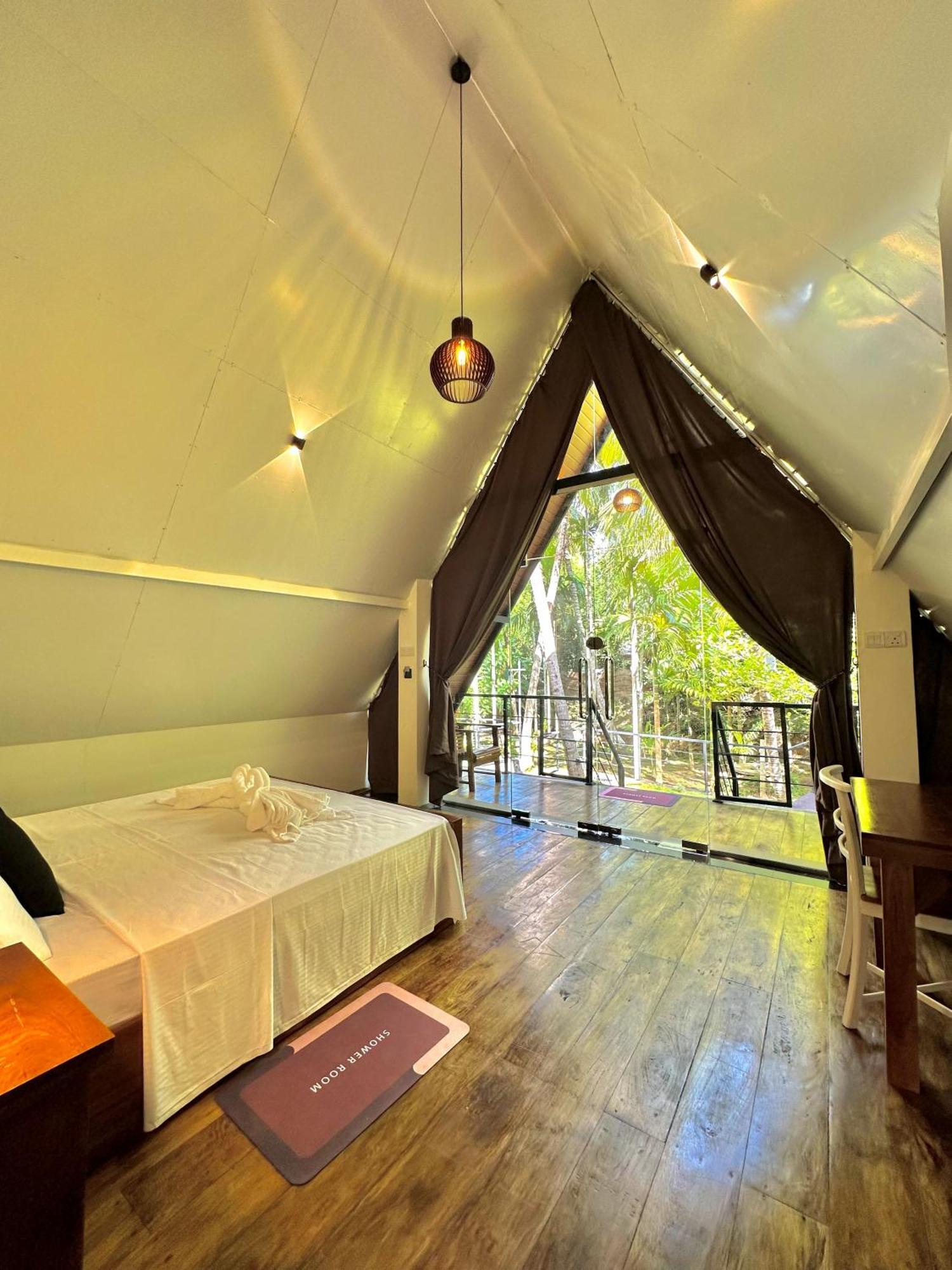 Rustic Cottages Udawalawe Exterior photo